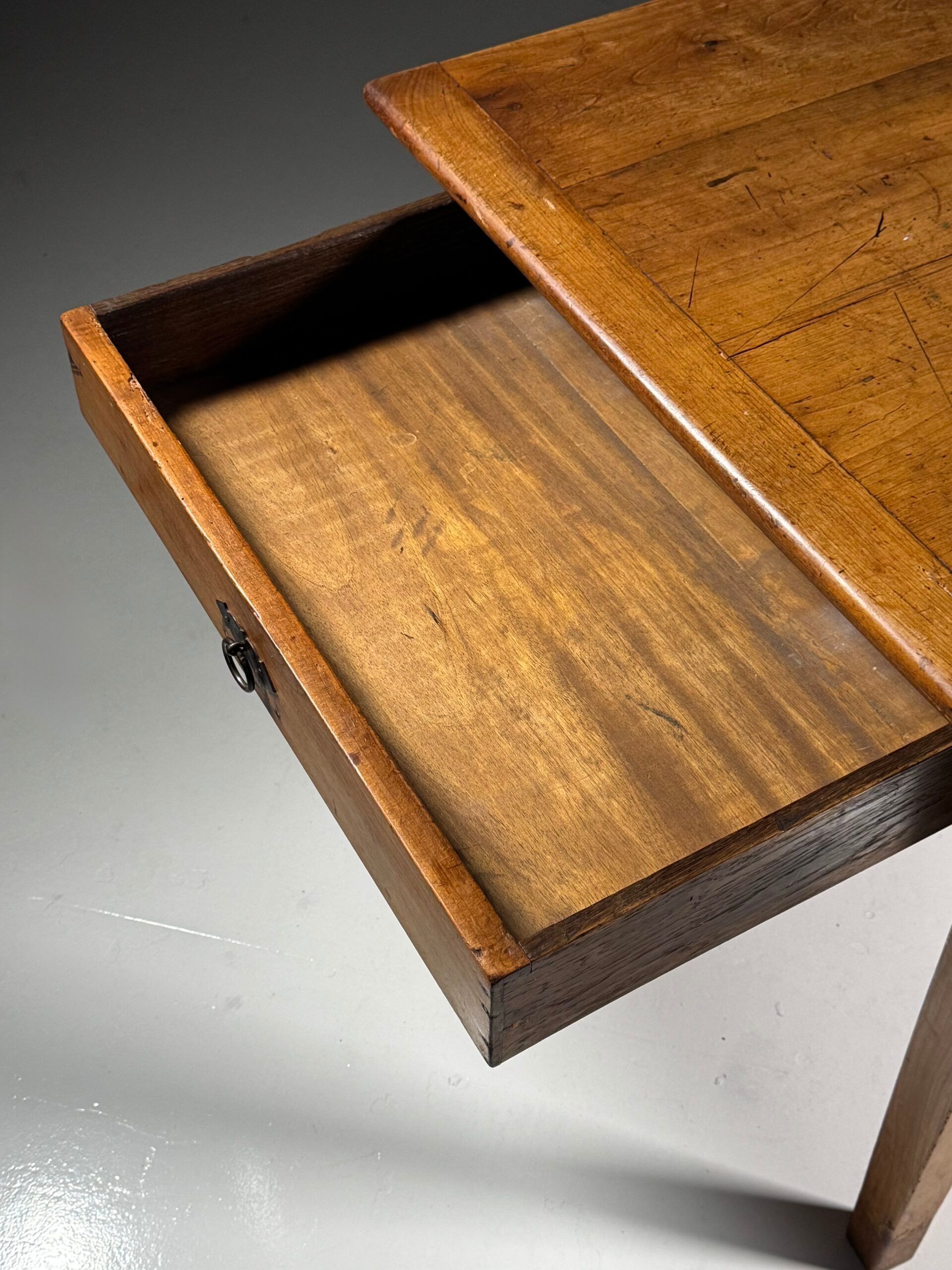 French dining table 188L