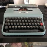 Typewriter Olivetti lettera 22