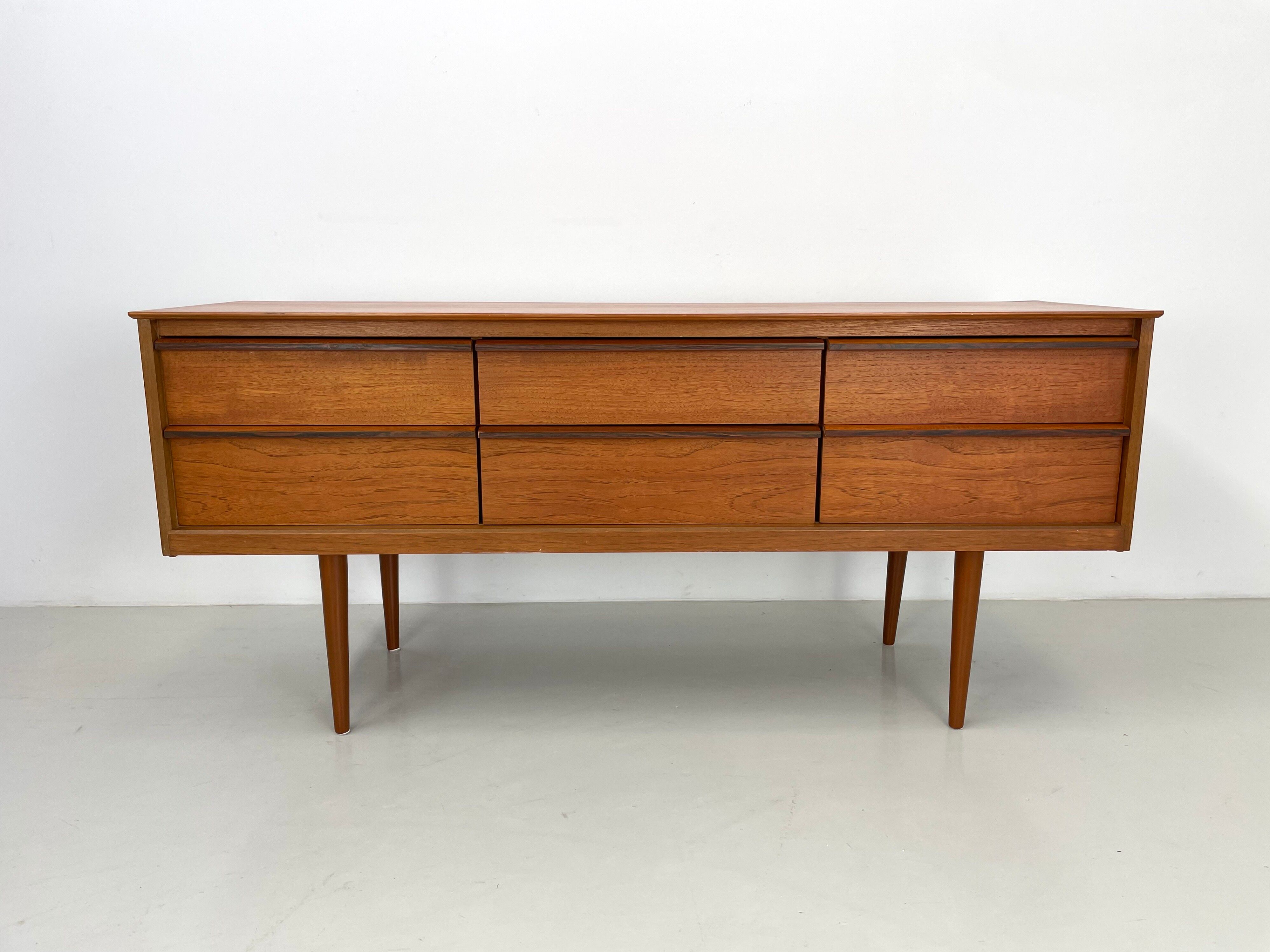 Vintage Austinsuite sideboard 1960's