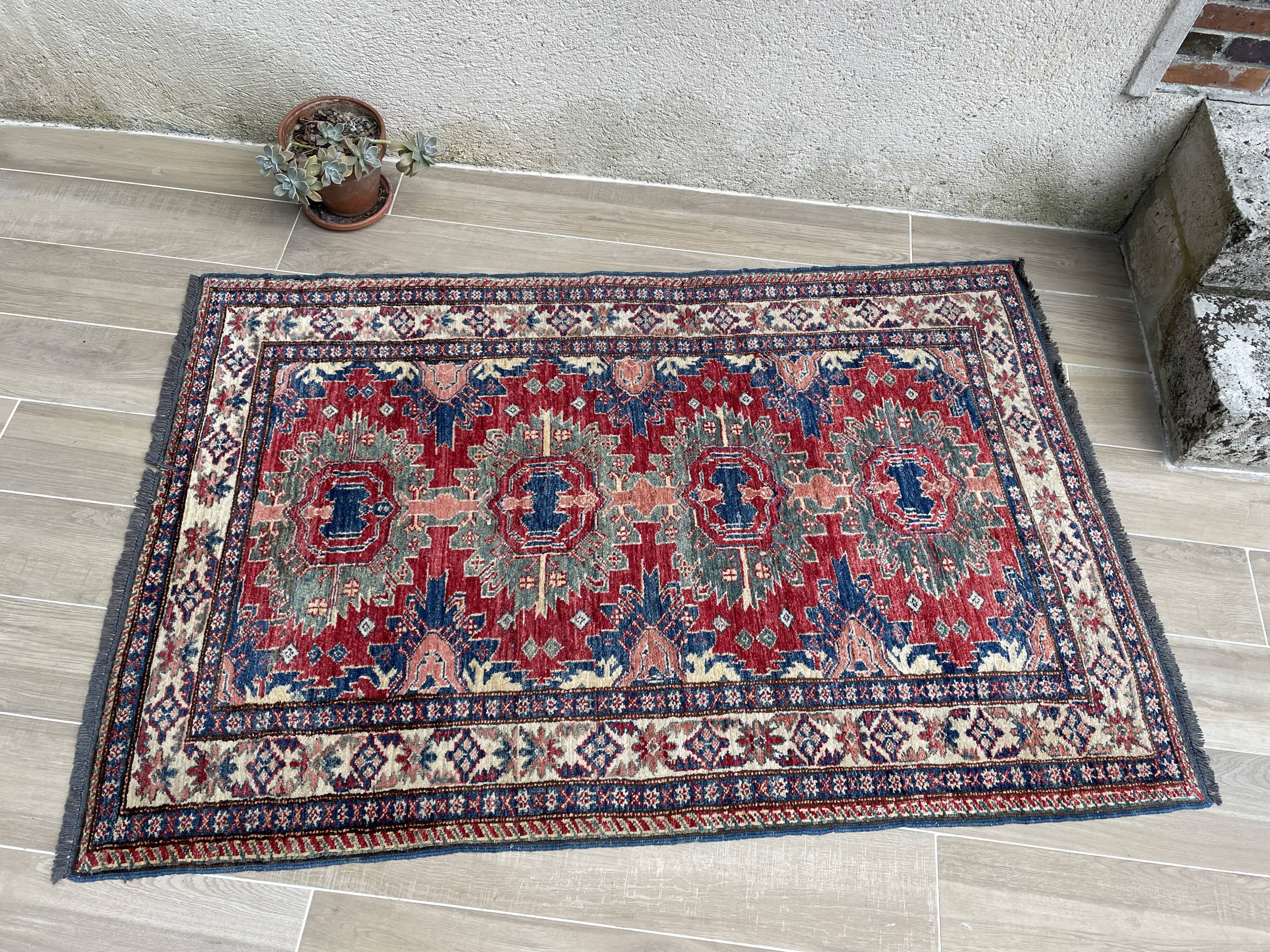 Carpet wool and silk 188x121cm