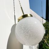 Clichy glass ball suspension