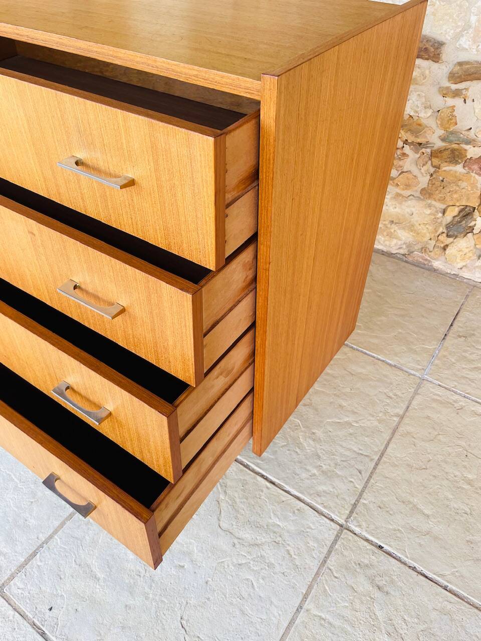 Vintage chest of drawers with 4 drawers by Capelle, circa 1960s.
