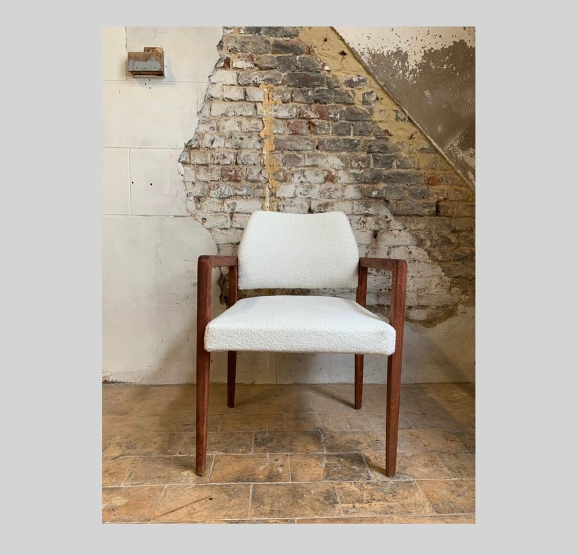 Fauteuil Mid Century bois et tissu laine bouclée
