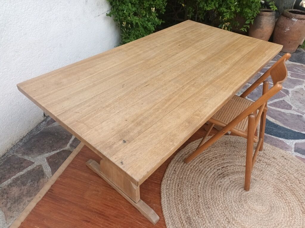 Farm table