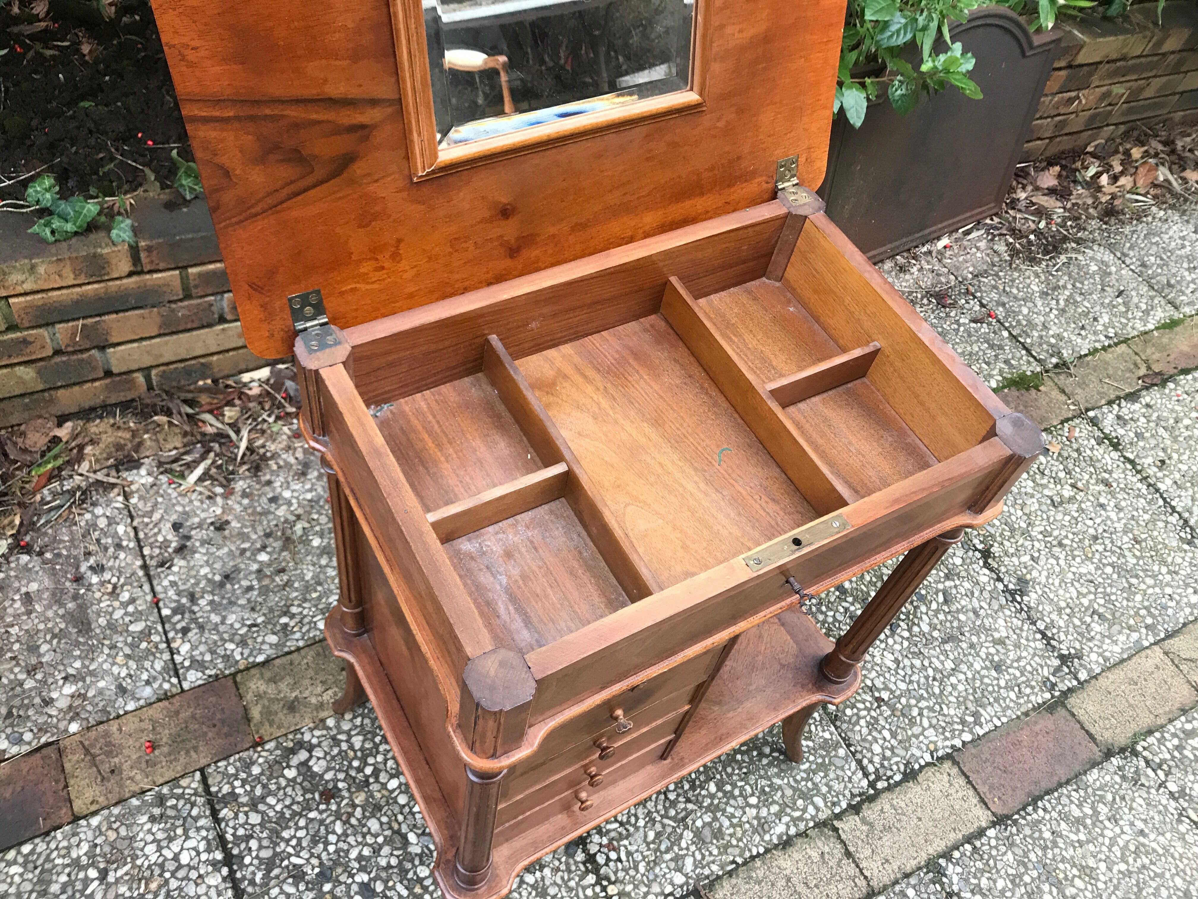 Dressing table walnut
