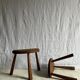 Tabourets de traite brutalistes