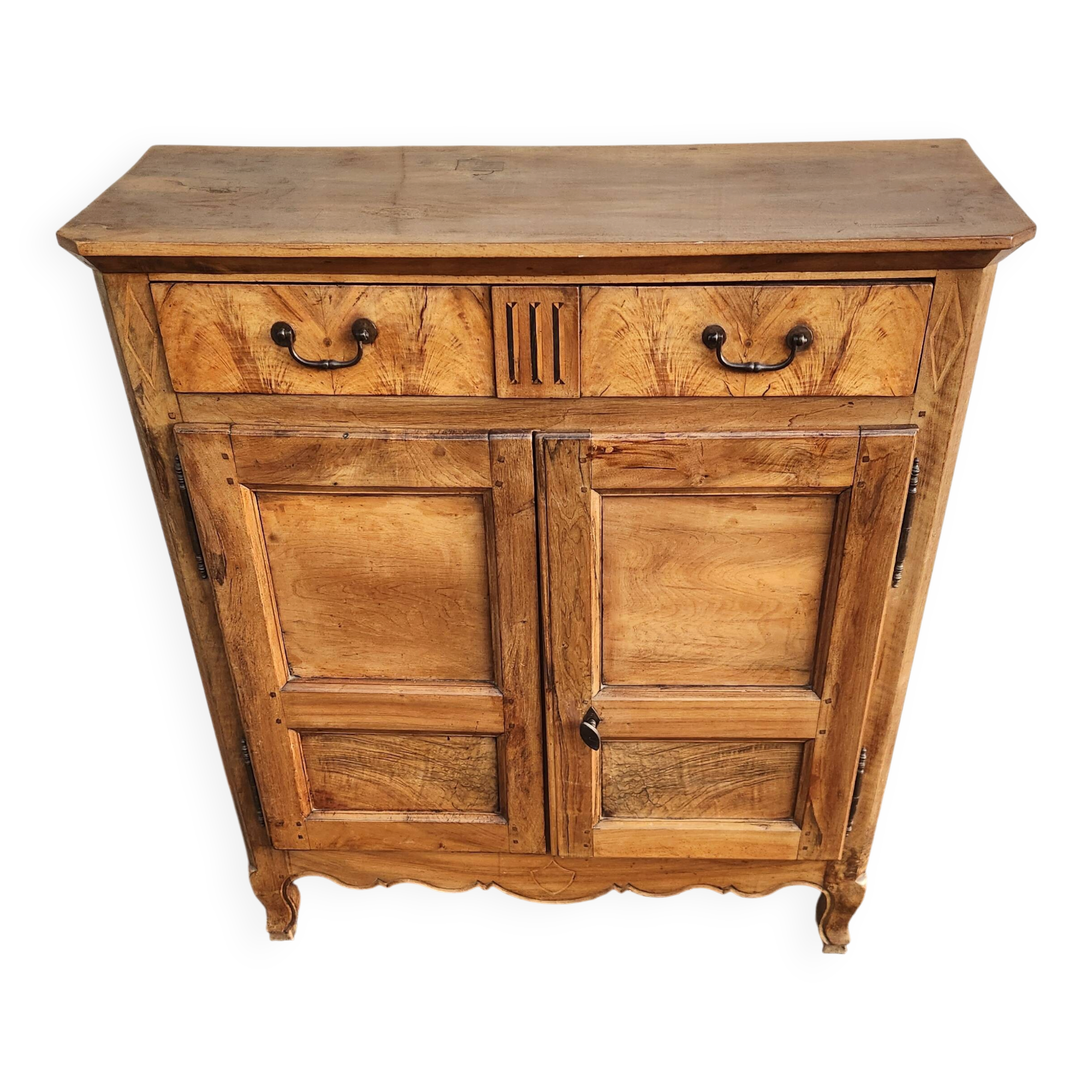 Buffet bas ancien en bois massif XVIII