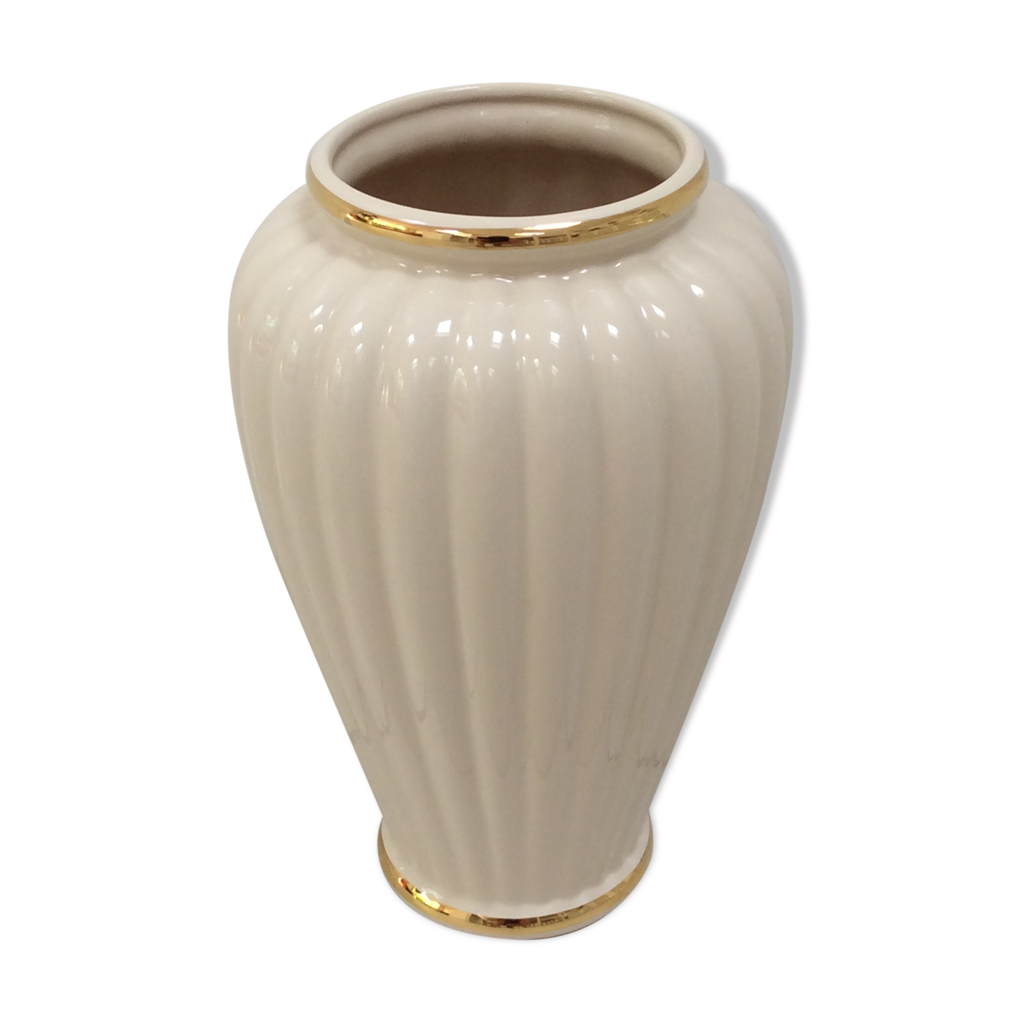 Elegant vase of the 1970s