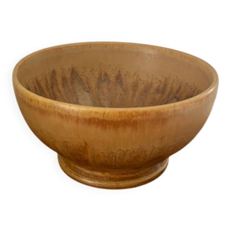 Vintage stoneware bowl on a vintage stand.