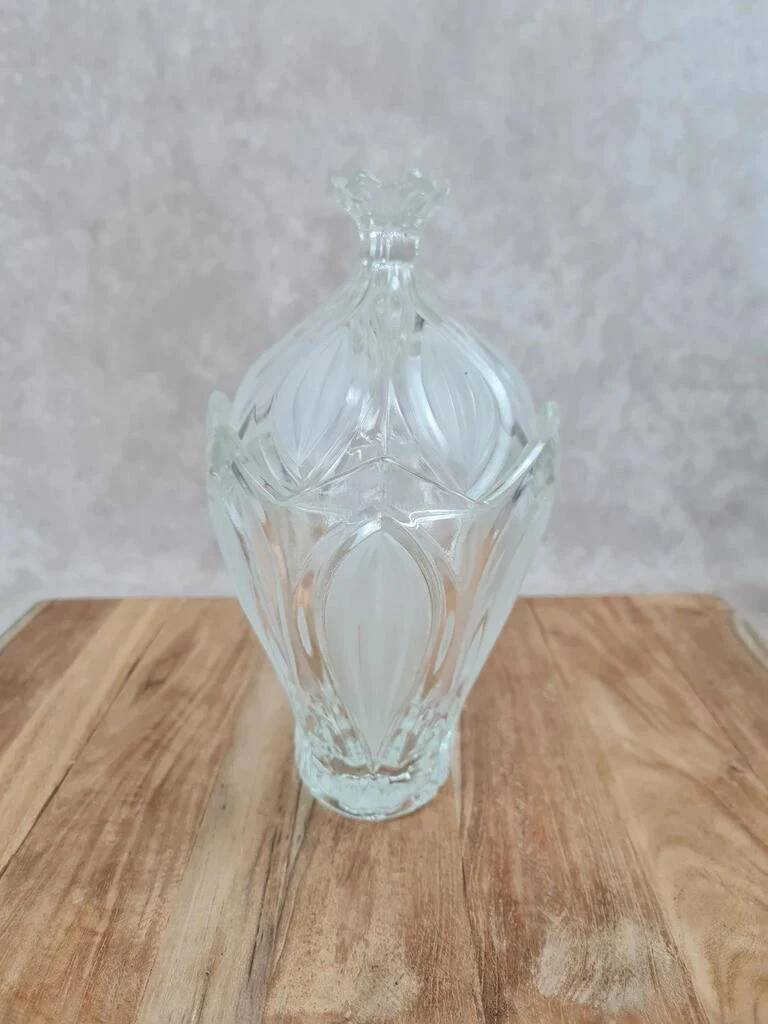 Vintage frosted glass bonbonnière – floral decoration