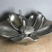 Vintage lotus flower ashtray with 5 removable petals in silver metal