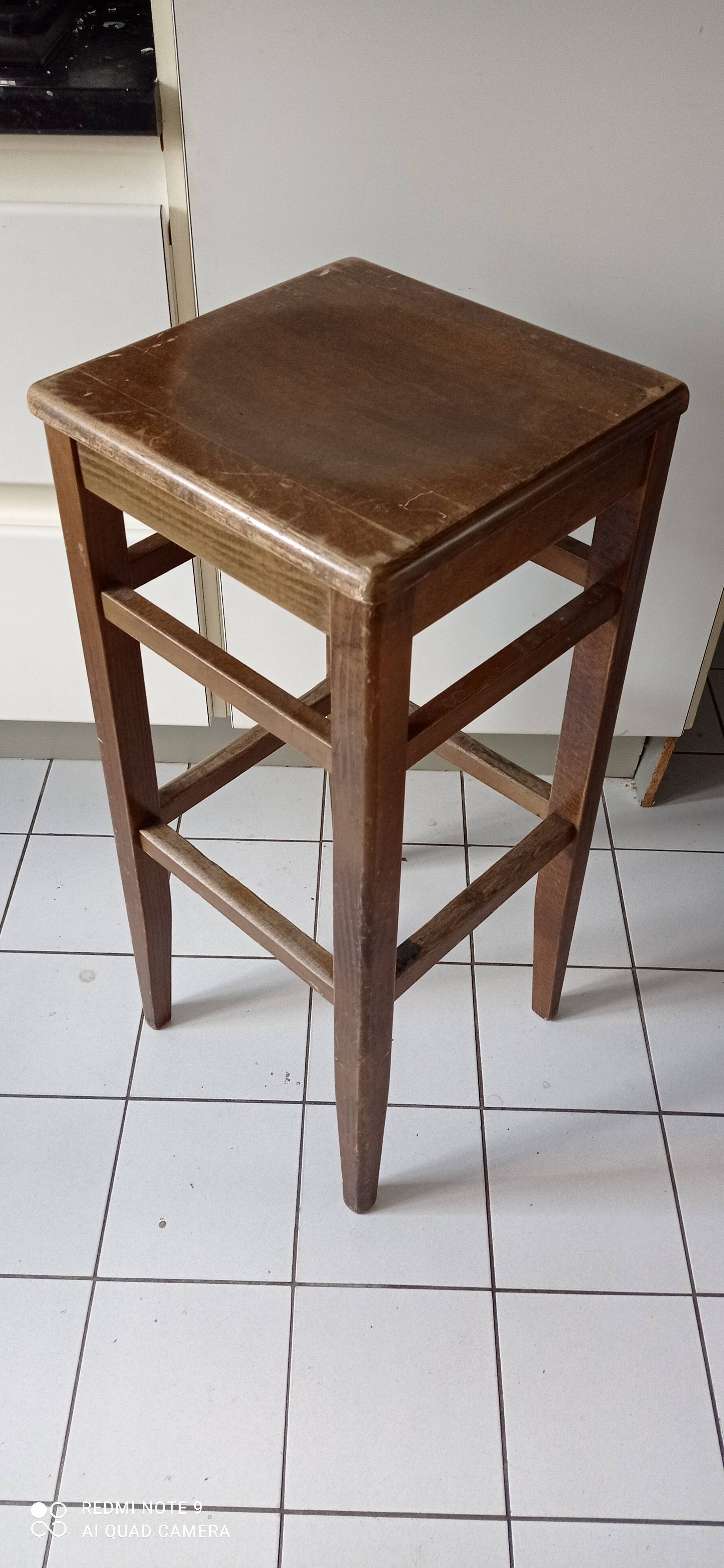 Set of 4 high oak stools 80 cm high