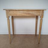 Spindle legs desk