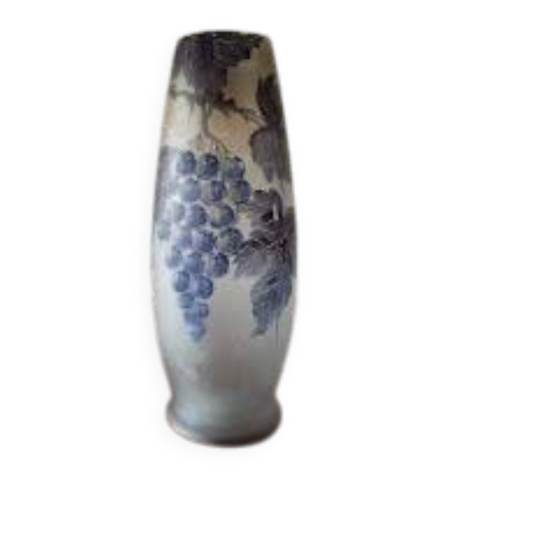 Vase Art nouveau en verre gravé à l’acide, décor vigne, signé Prios