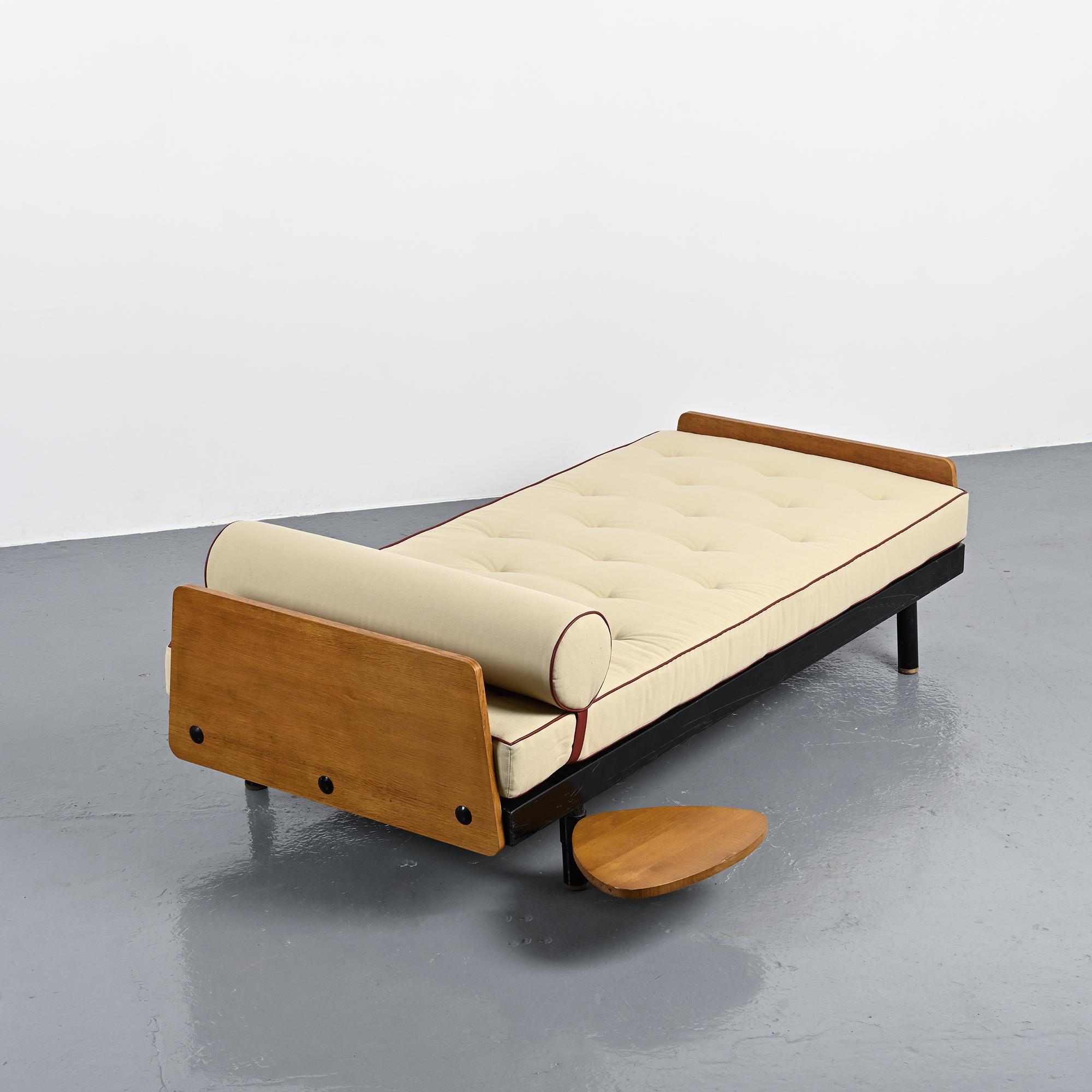 Lit de jour SCAL par Jean Prouvé, circa 1955
