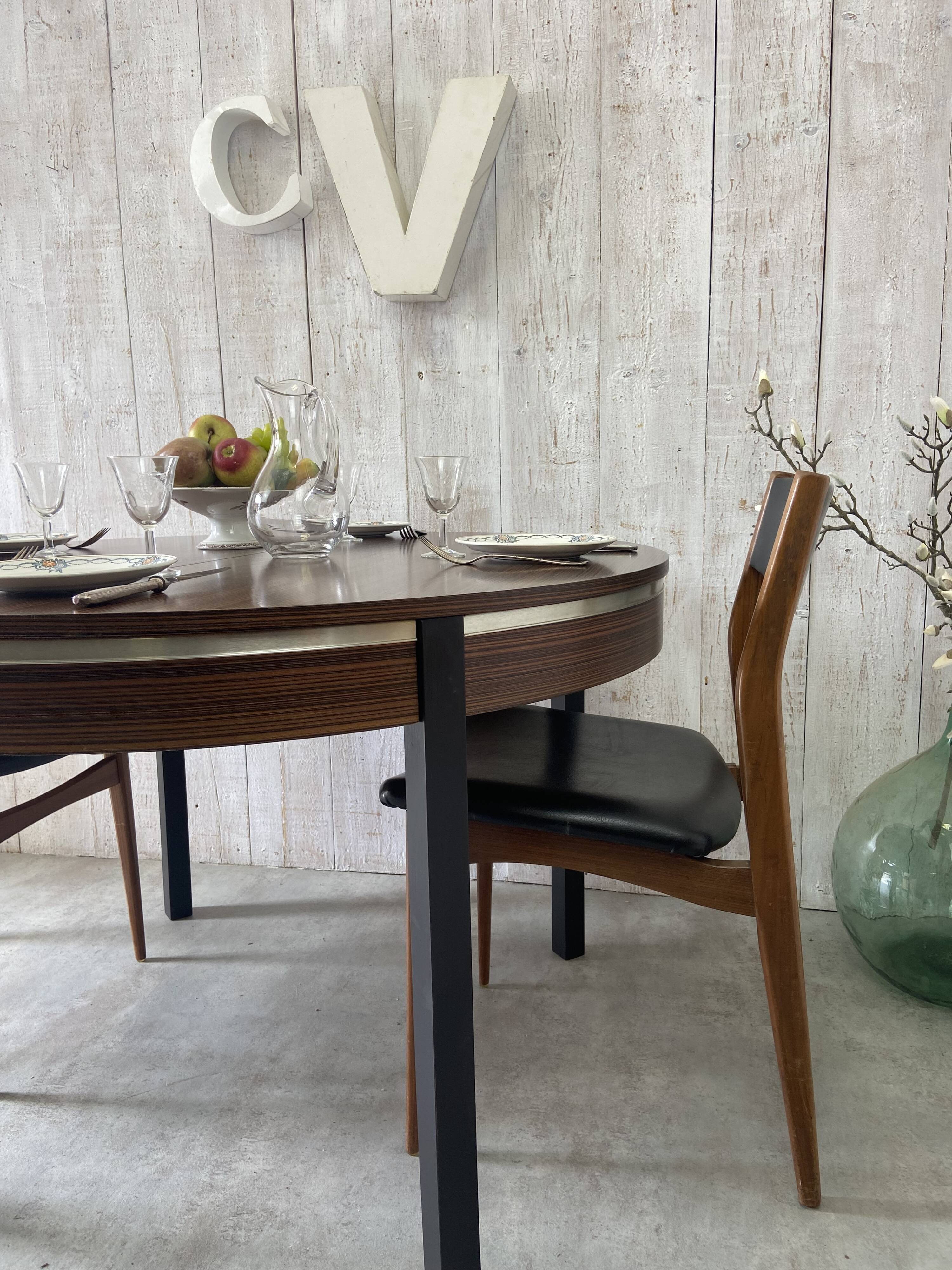 Vintage extendable table