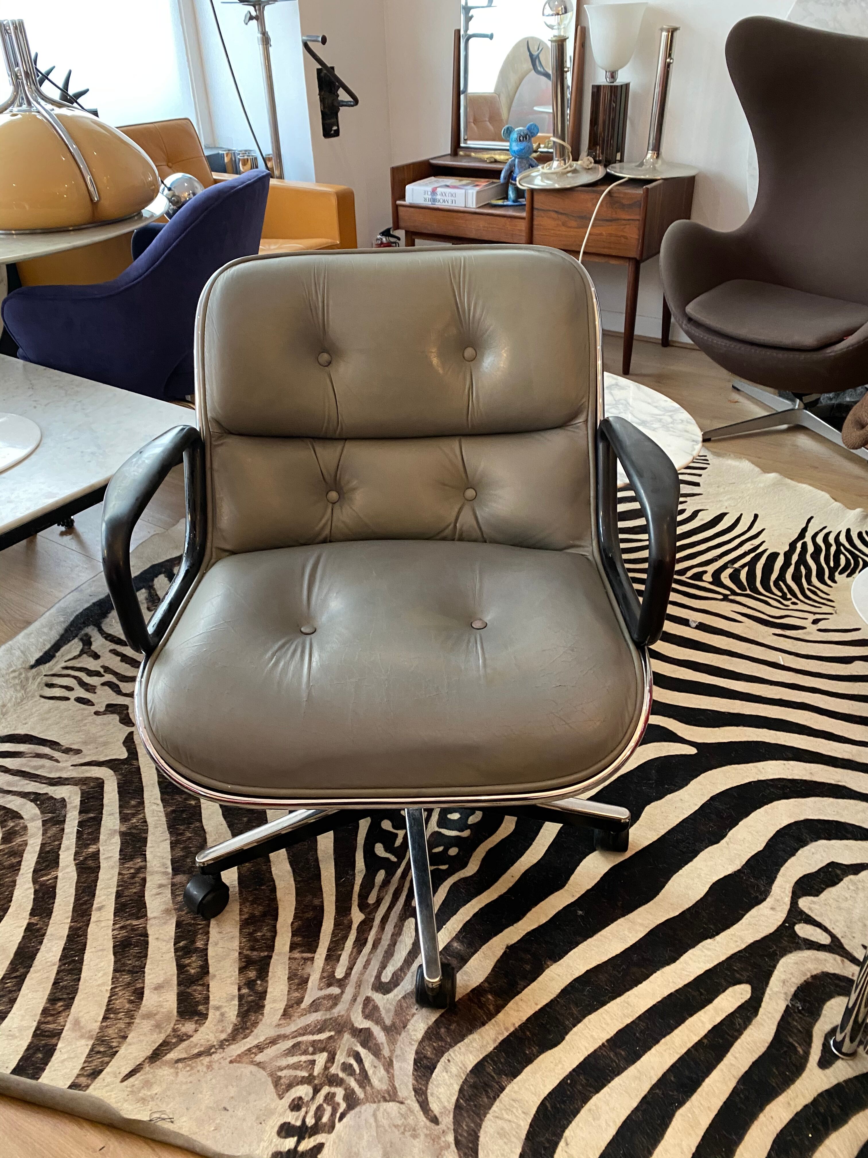 Pollock leather Executive chair by Knoll