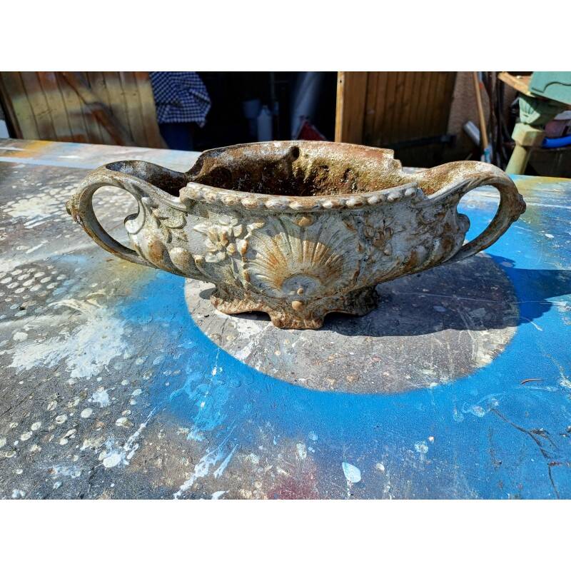 2 cast iron planters from 1900 from Charleville-Mézières, rockery style