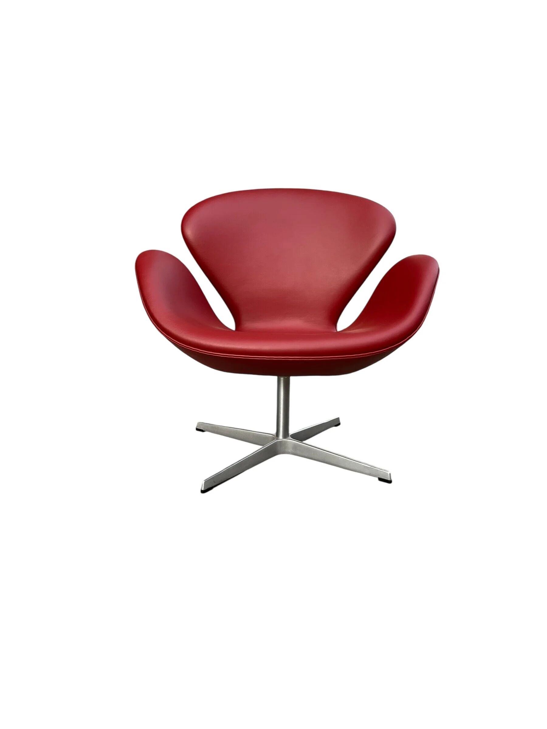 Swan chair by Arne Jacobsen for Fritz Hansen in Indian red leather