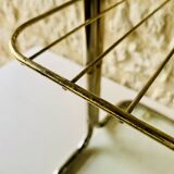 Table d'appoint en verre et laiton avec porte revues, circa 1970