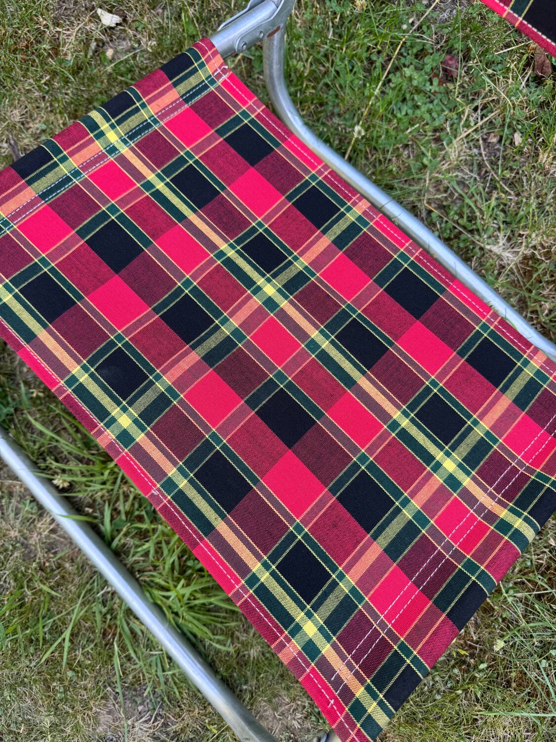 Vintage plaid folding low chair