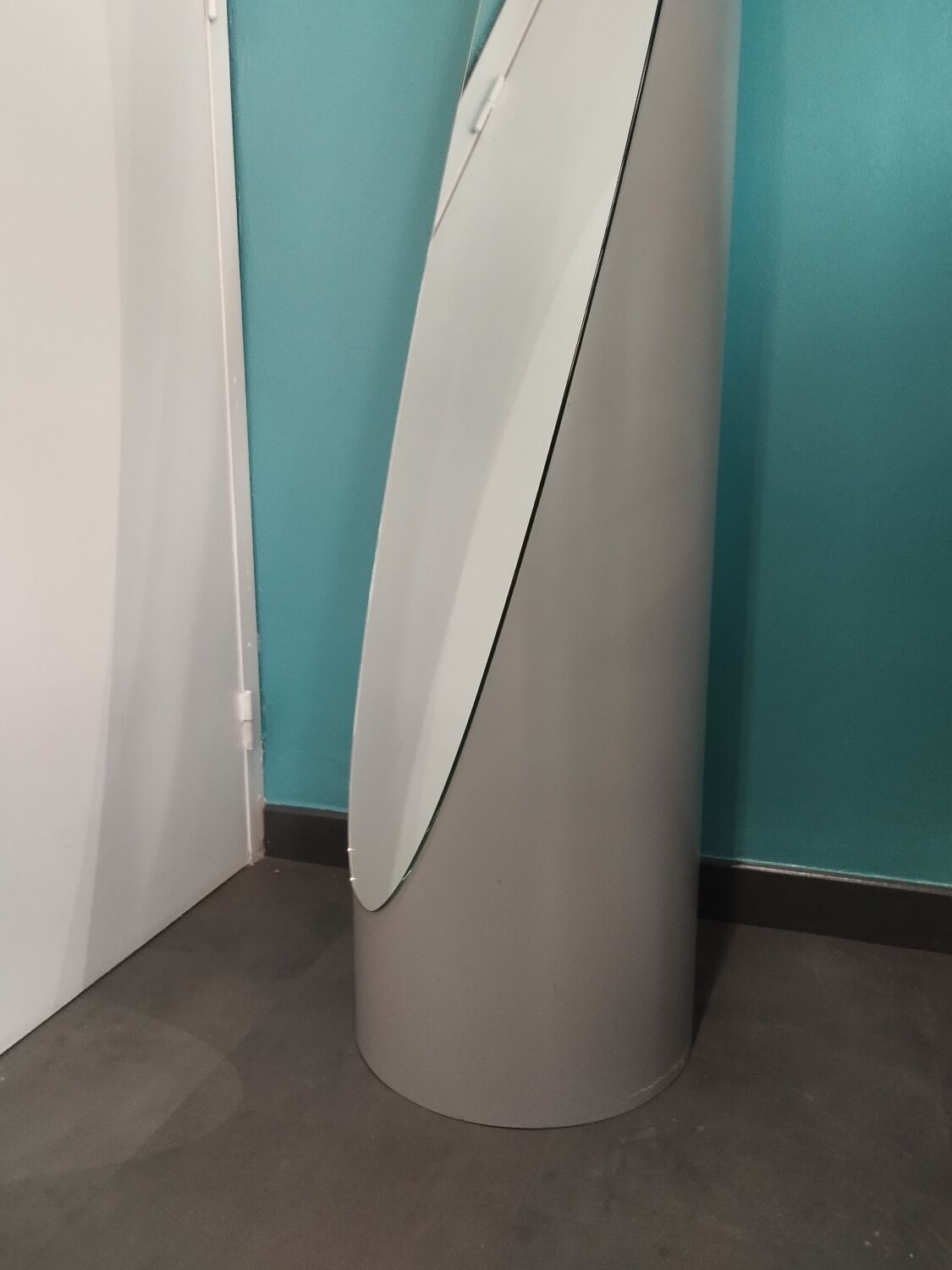 Lipstick design mirror