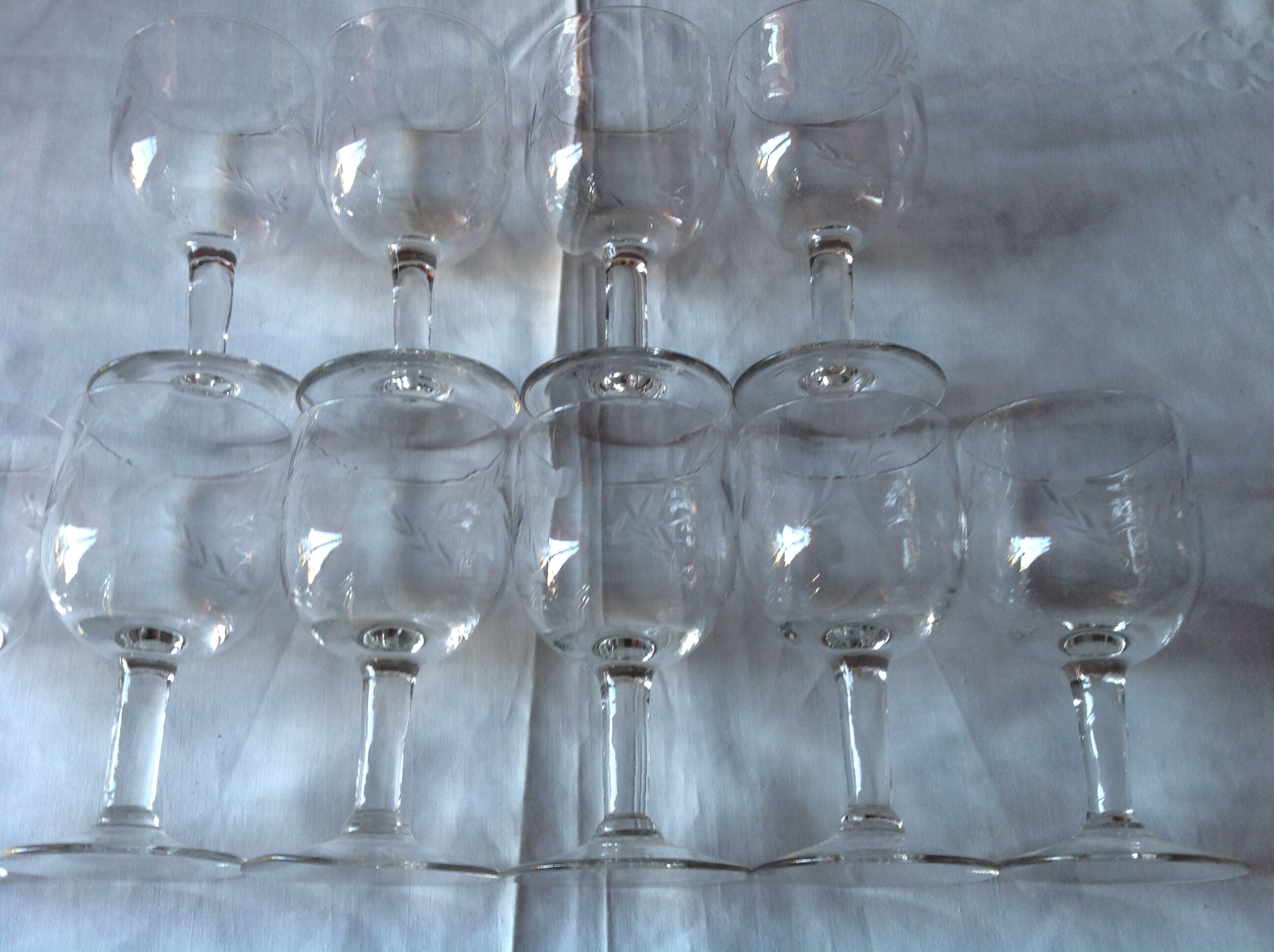 Lot of 10 old glasses, cut