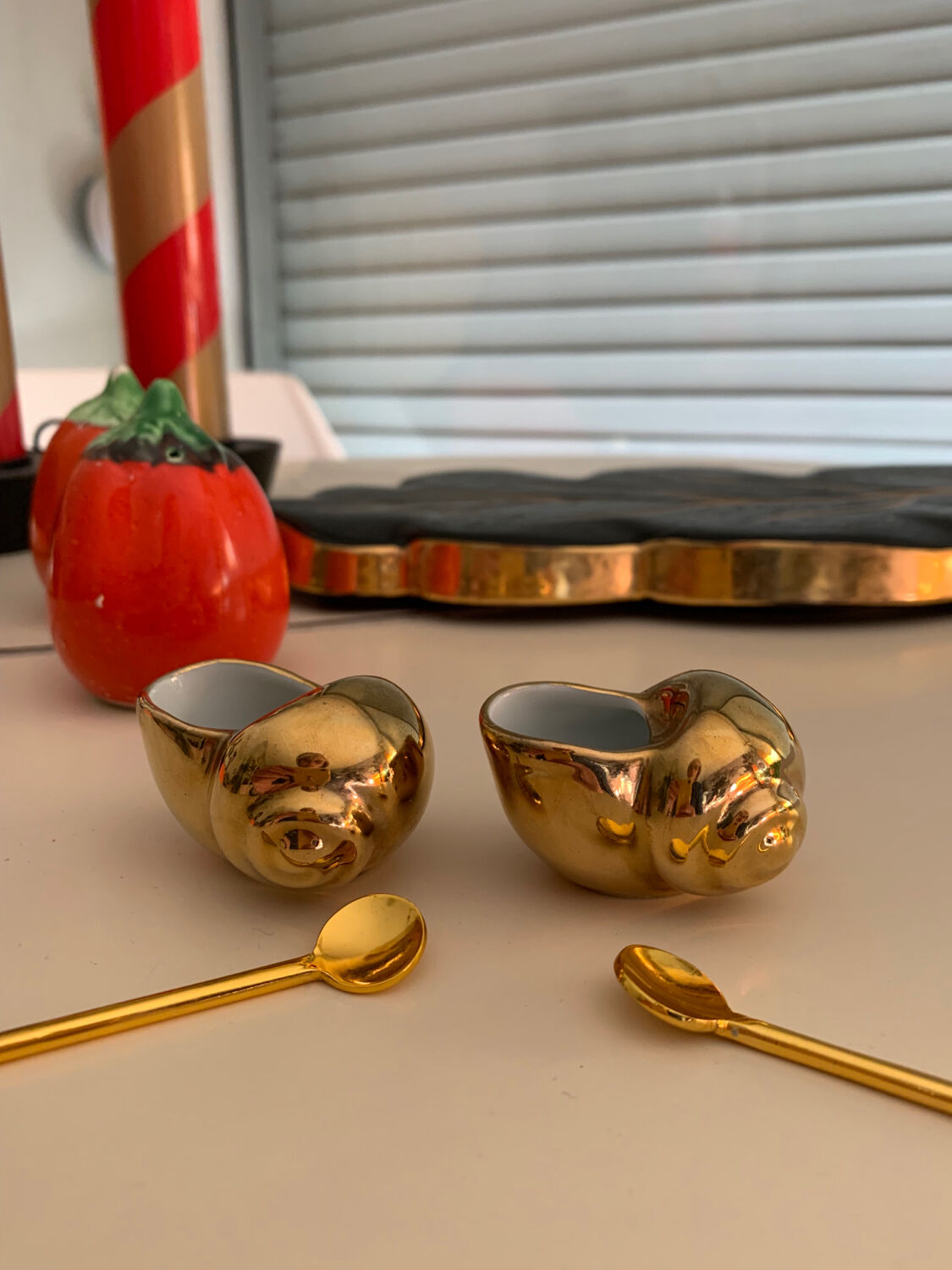 Pepper shaker porcelain limoges