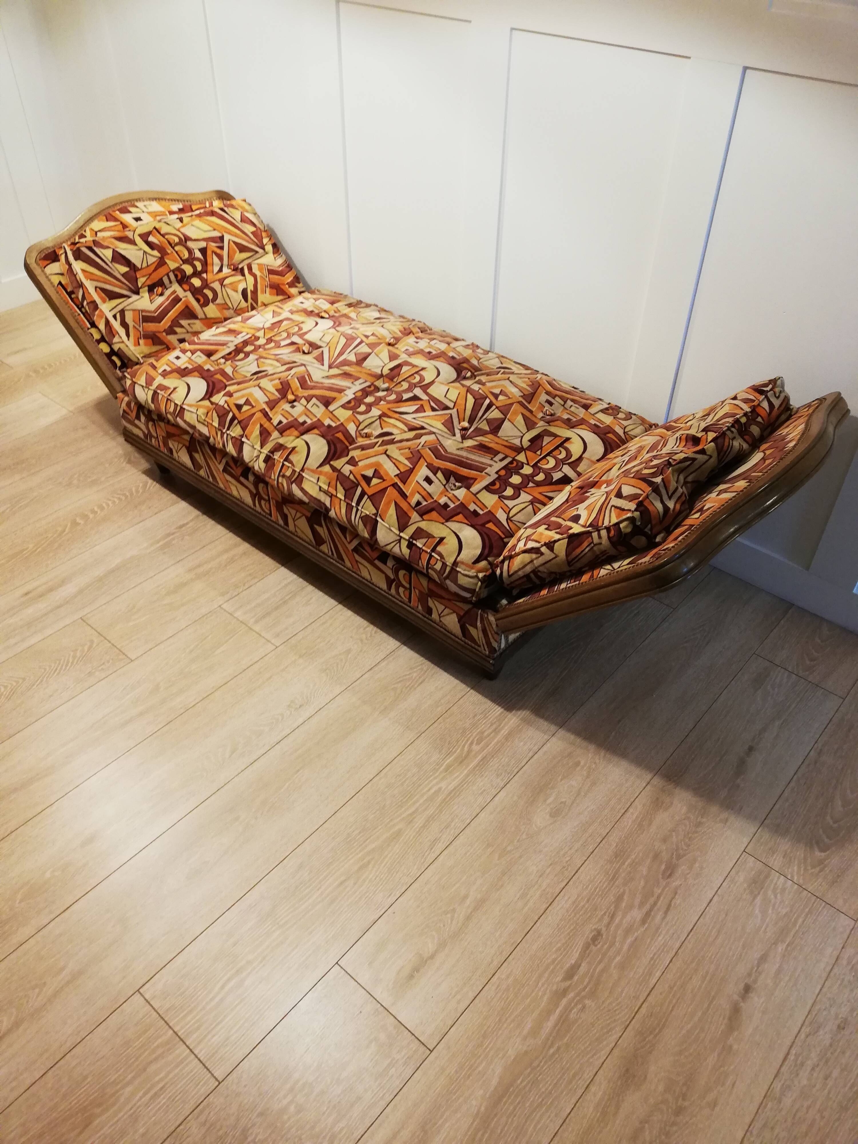 Bed or daybed bench 1920