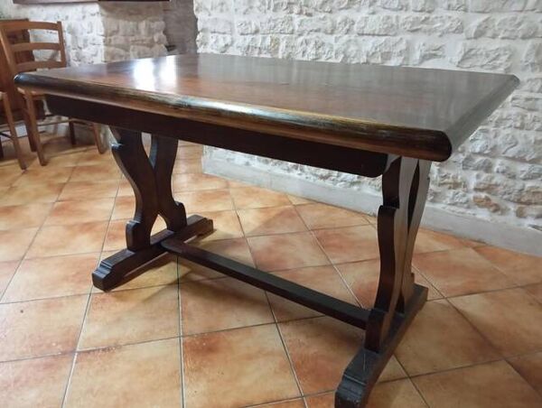 Table de salle à manger ou de bibliothèque dite ''Table de Monastère'' ou ''Table de Ferme'' de style Néo-Gothique / Rustique.
