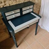 Tiered desk