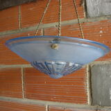 Suspension coupe ancienne en verre bleu dépoli