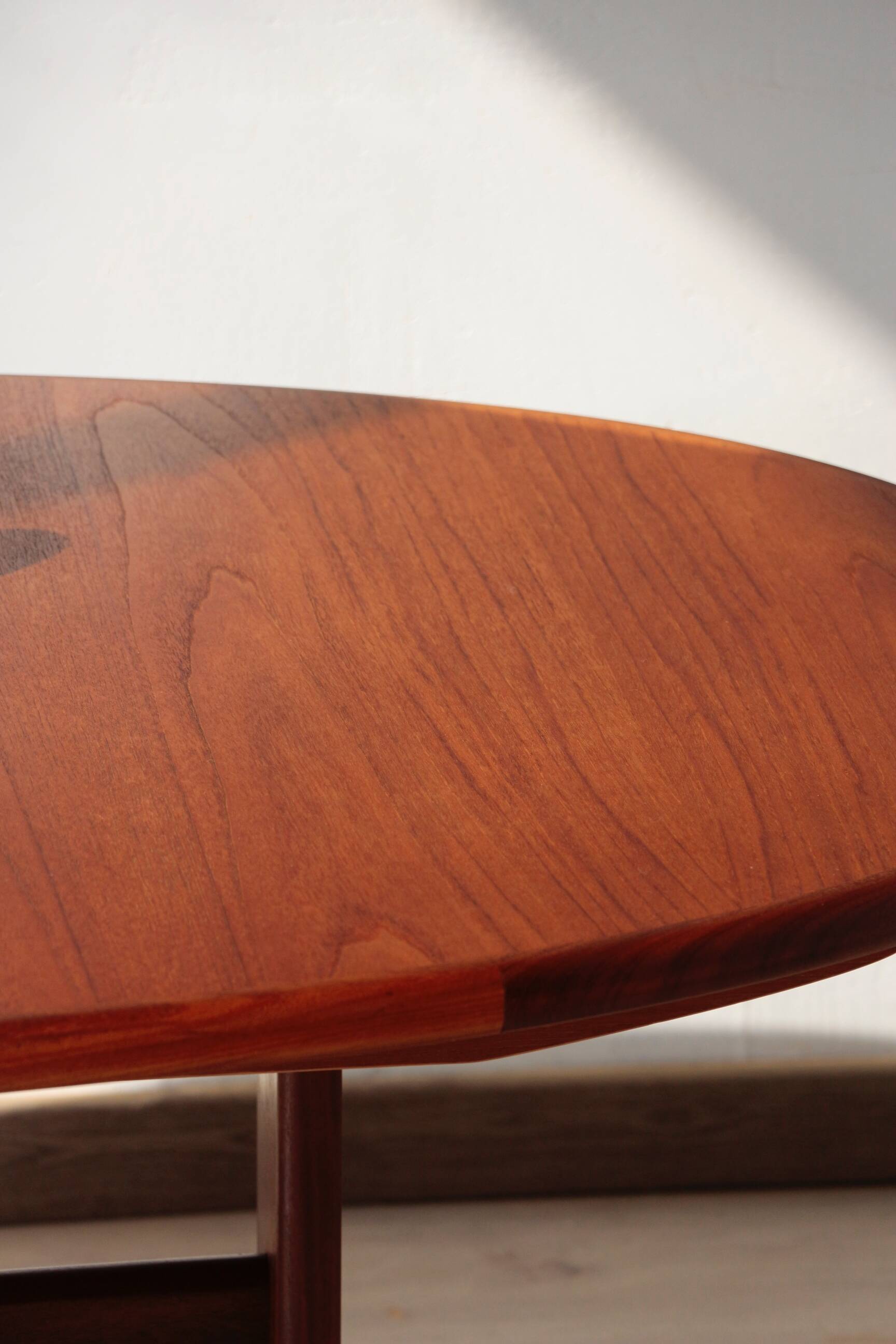 Oval dining table in teak – 6 to 8 people – Fresco model – G Plan
