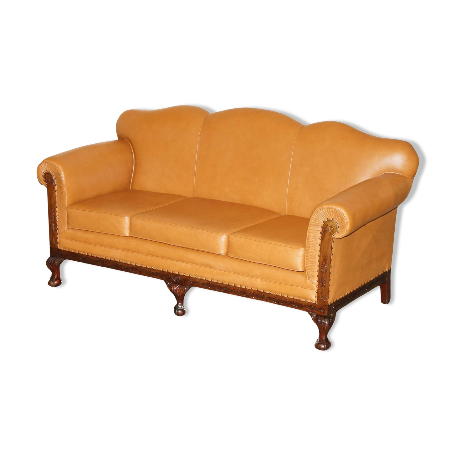 Restored three-seater leather canapé in late Victorian style.
