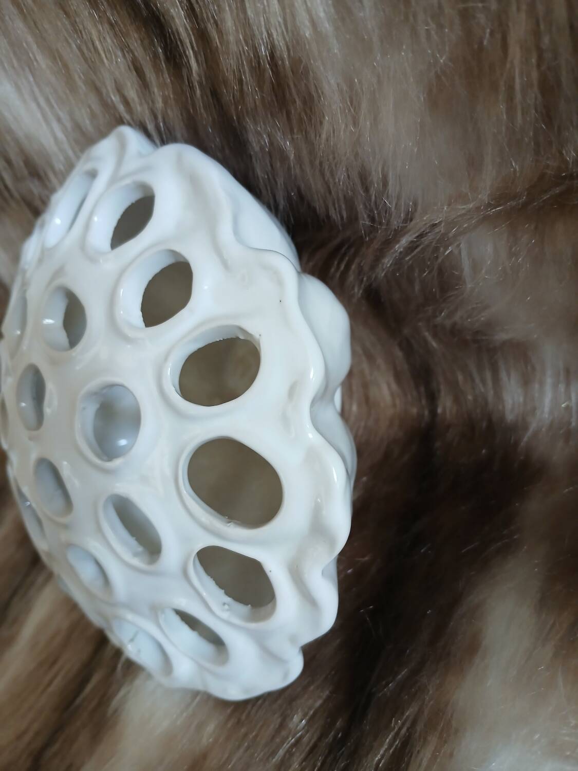 Flower vase in white porcelain