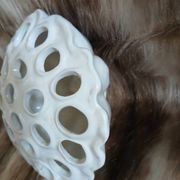 Vase pique fleurs en porcelaine blanche