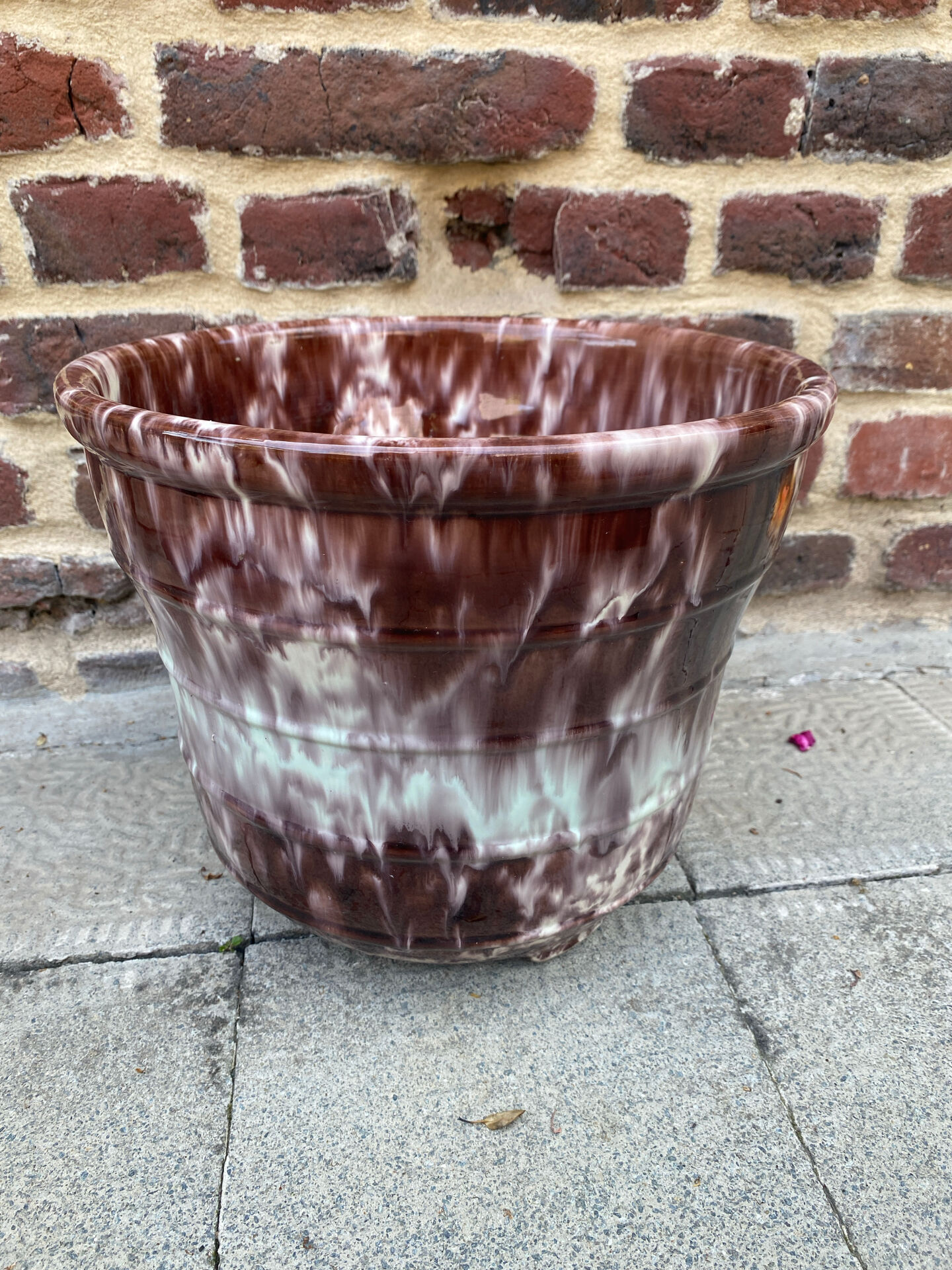 Cache pot