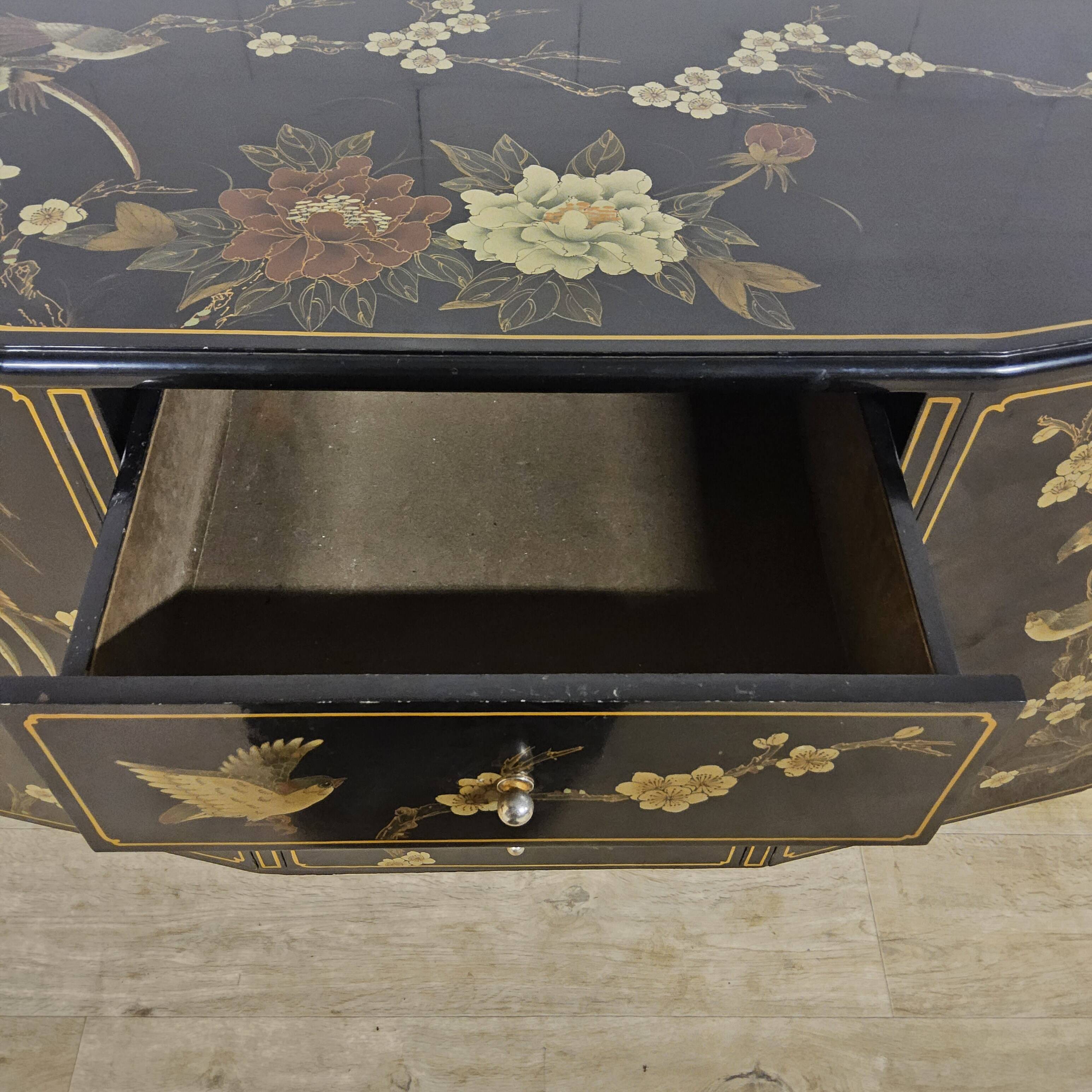 Vintage Chinese sideboard / lacquer cabinet (black / birds) Bohemian