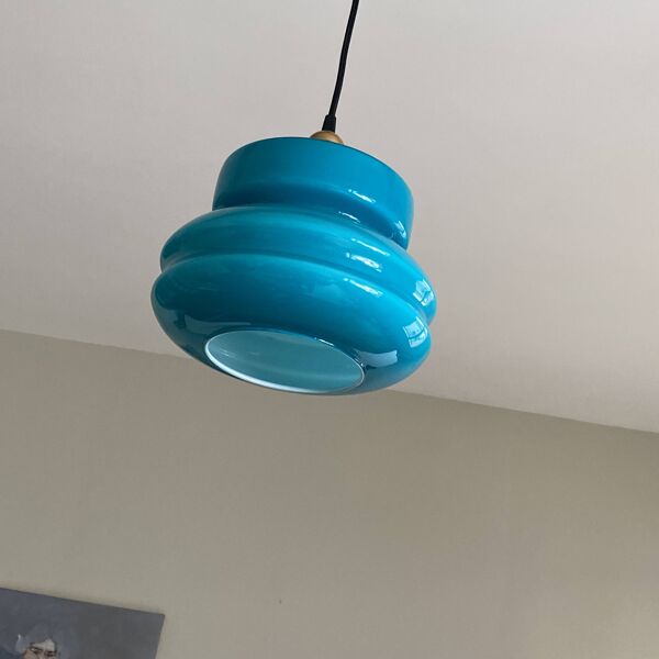 Suspension abat jour ancien en verre opaline bleu