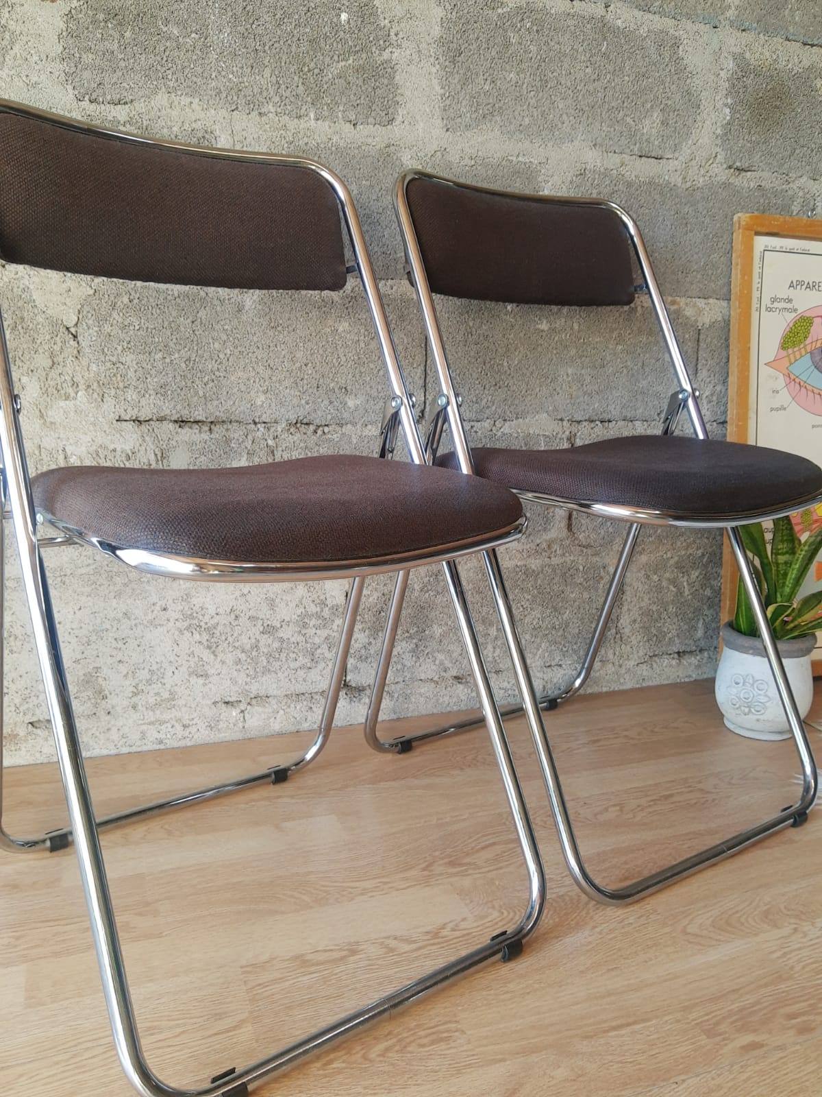 Set of two folding chairs in brown and metal fabric - vintage