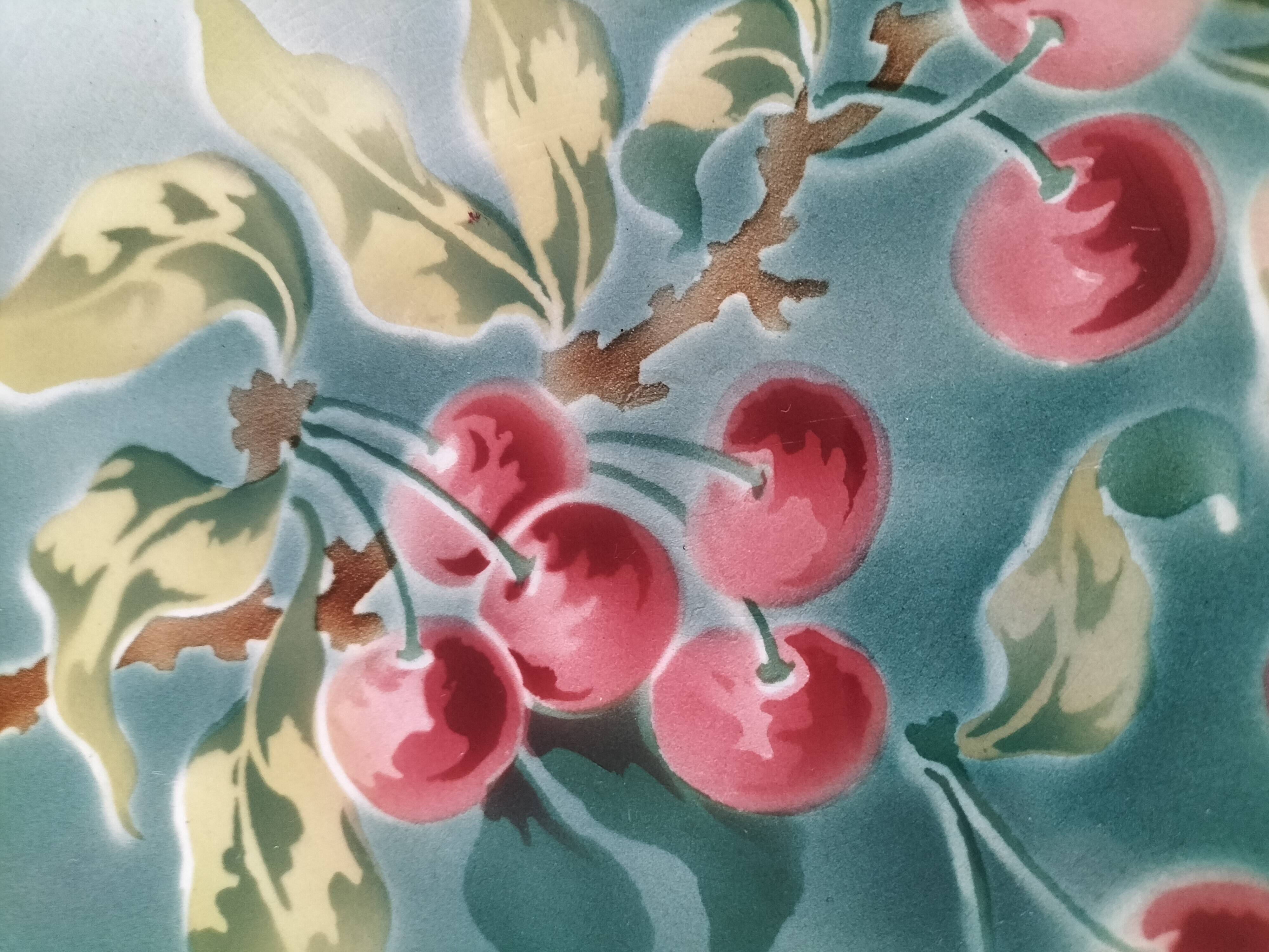 Saint-Amand Hamage plate – Stenciled cherry decoration 1945-1950