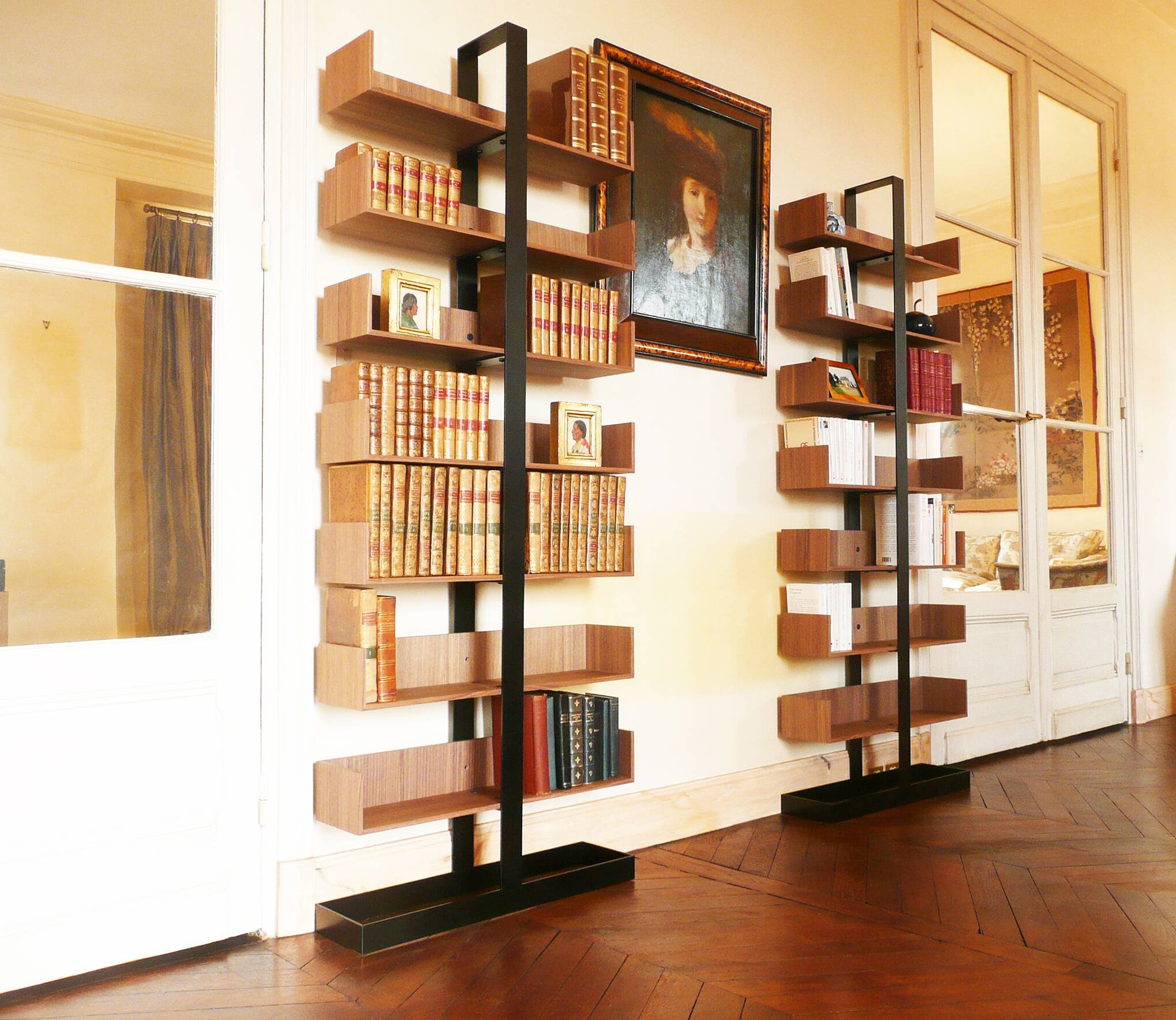 Severin Library 1 American walnut and matte black steel