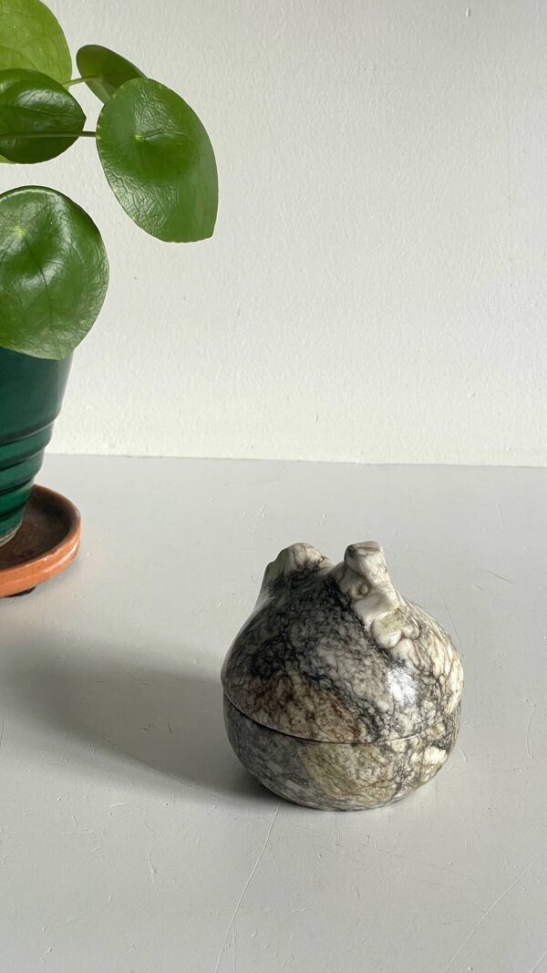 Sculpture poule aux oeufs marbre vintage