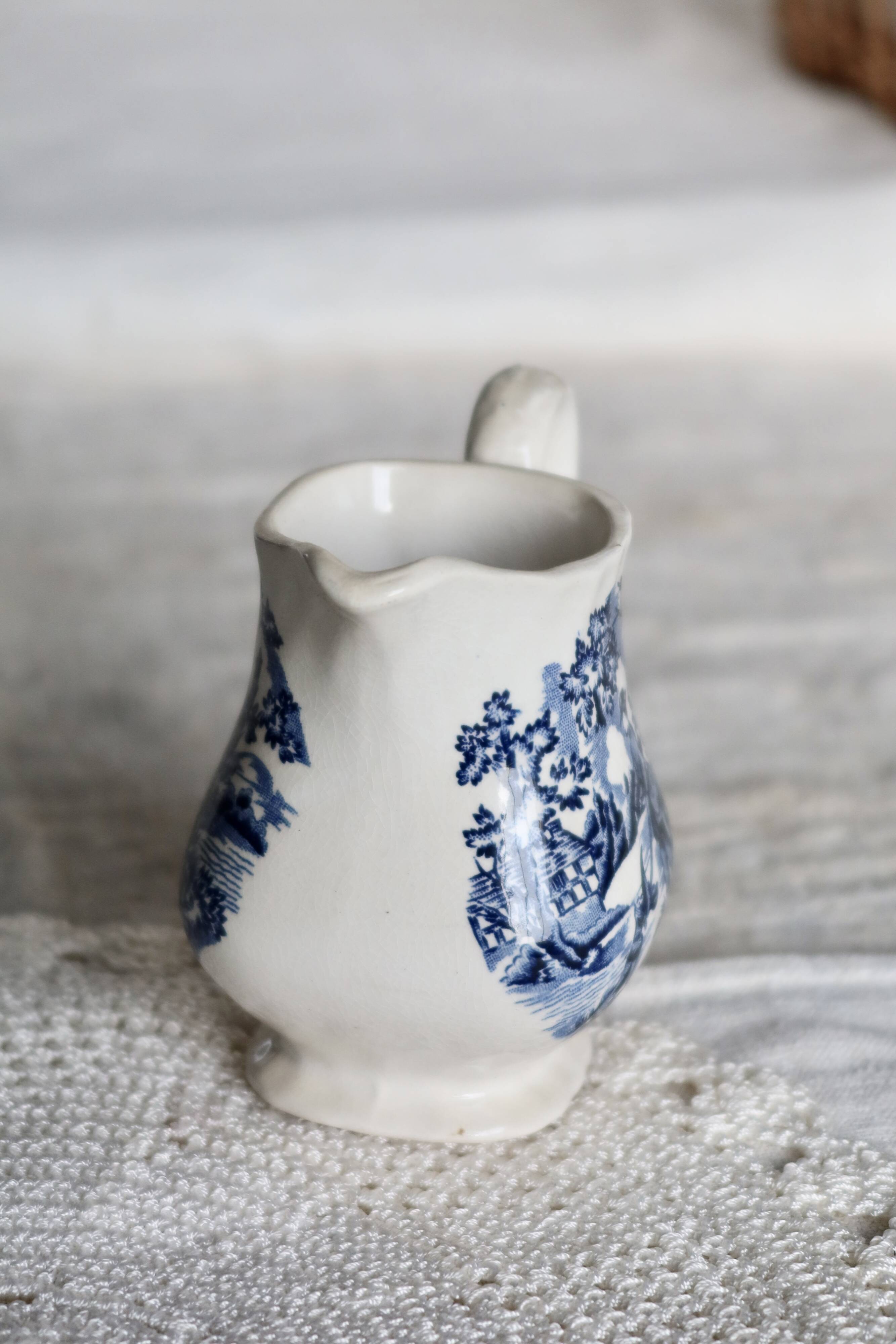 Vintage milk jug in English porcelain The Hunter by Myott