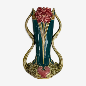 Vase en barbotine par la faïencerie d’Onnaing