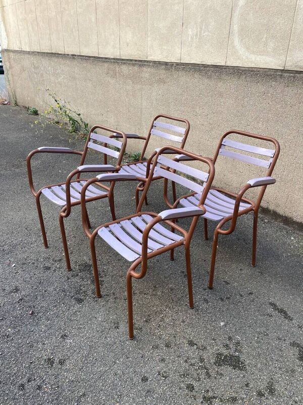4 Chaises style tolix vintage -en métal et bois. 1950s. Vintage français. - jolie patine - intérieur ou extérieur couvert - peinture