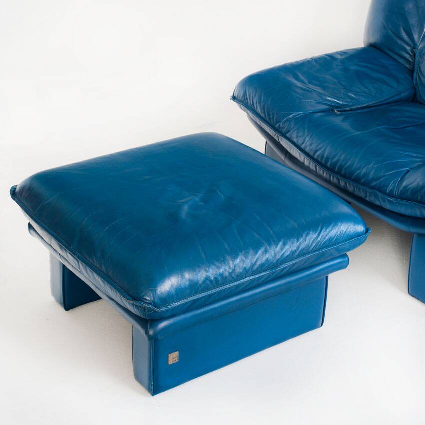 Vintage blue leather armchair and pouf by Nicoletti Salotti - Italy 80s