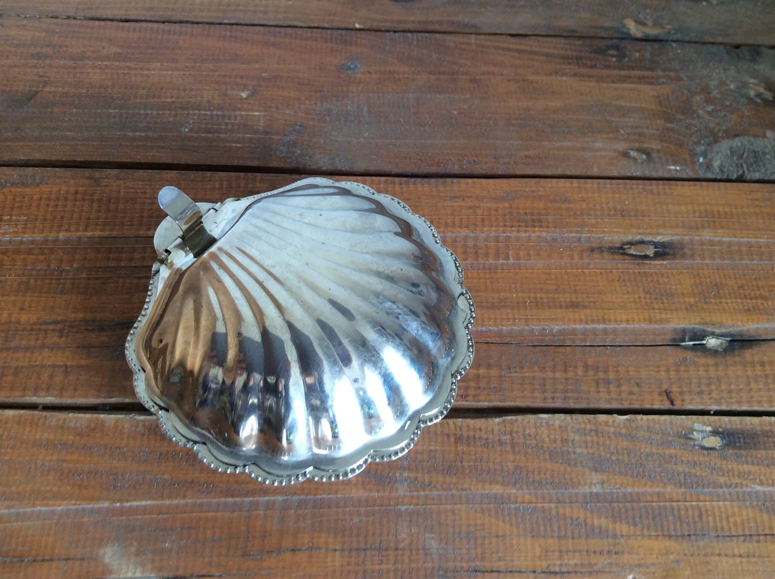 Shell butter dish