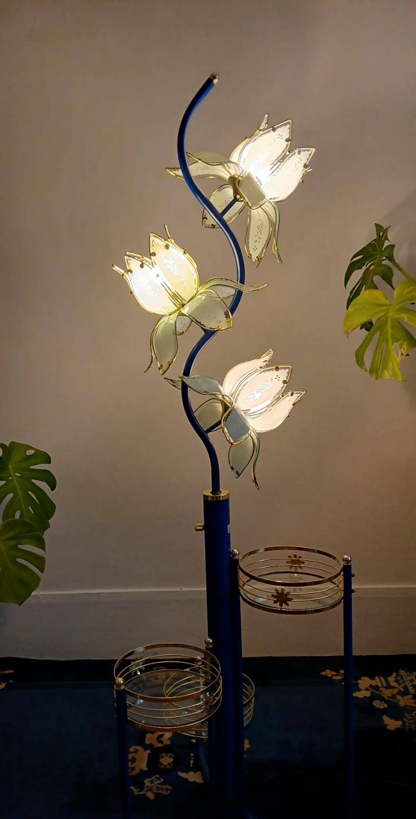 Vintage hollywood regency lotus lamp blue