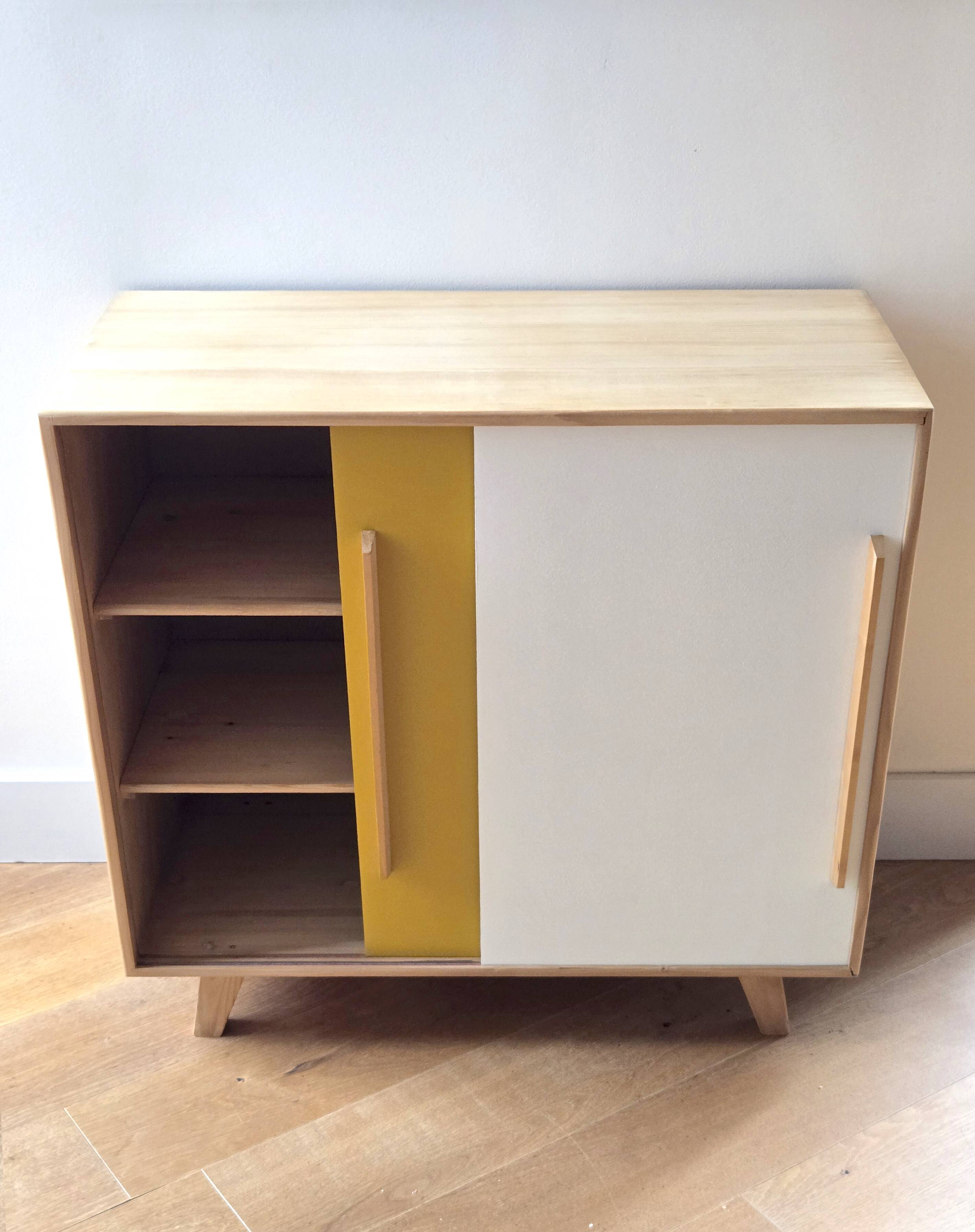 Vintage low sideboard with sliding doors in solid pine - 1960s design